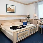 מלון Hannover Airport By Premiere Classe Langenhagen (Hannover)