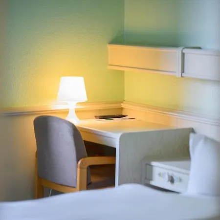 Hannover Airport By Premiere Classe 2*