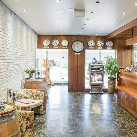 酒店 普瑞米尔瑞卡拉斯汉诺威机场酒店 2*