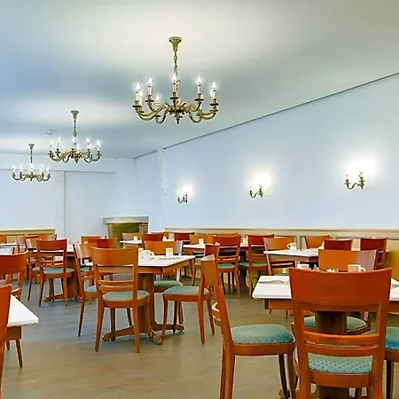 Hannover Airport By Premiere Classe Hotell 2*